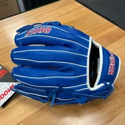 Wilson 2022 A1000 1786 RWB 11.5" GLOVE: WBW100836115 -Cheap Bats Store IMG 0202 scaled