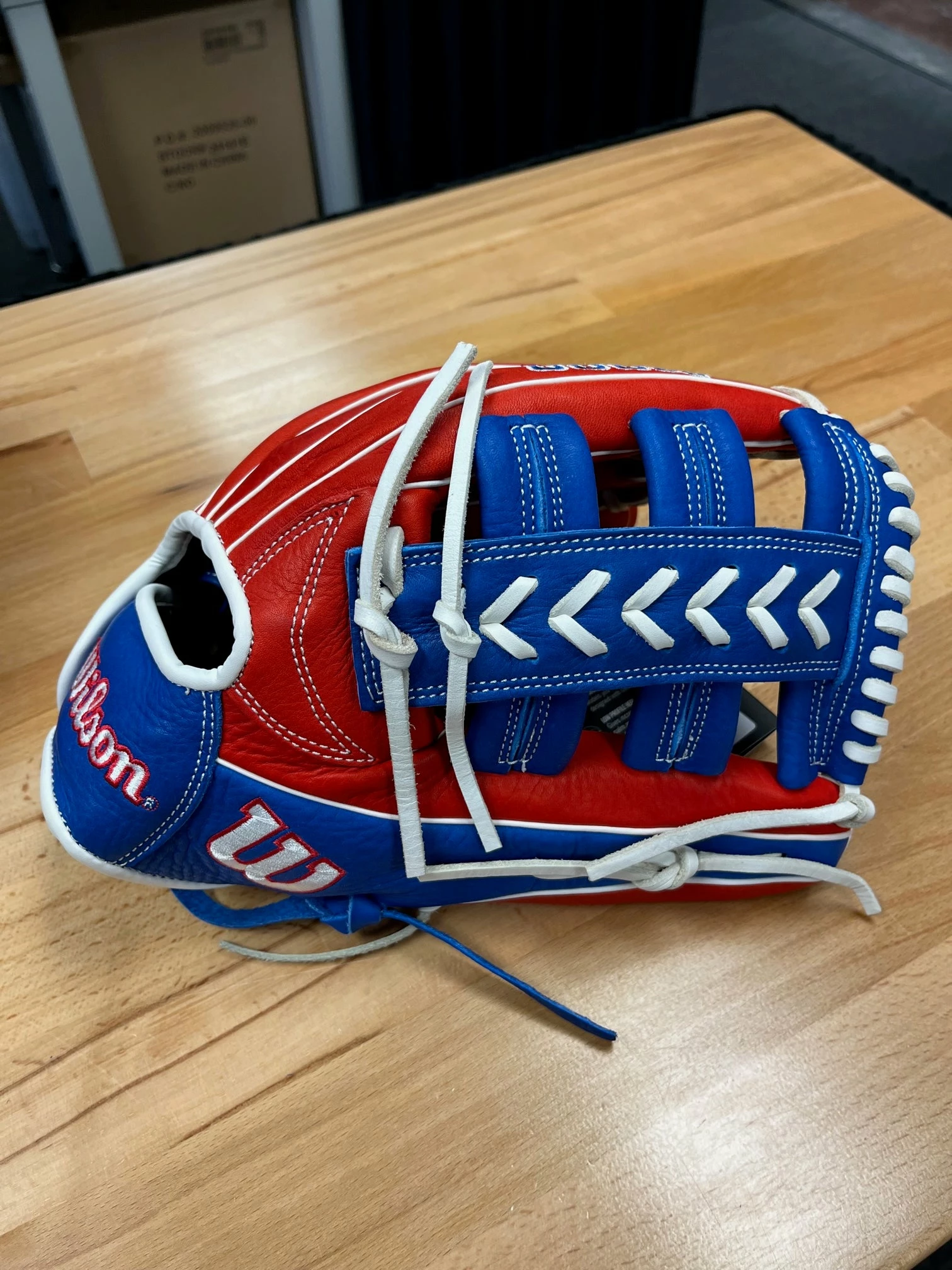 Wilson 2022 A1000 PF1892 RWB 12.25" GLOVE: WBW1008401225 5 Wilson 2022 A1000 PF1892 RWB 12.25" GLOVE: WBW1008401225 - Image 3